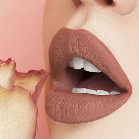 Melt On The Go Matte Lipstick - Picture 2 of 2